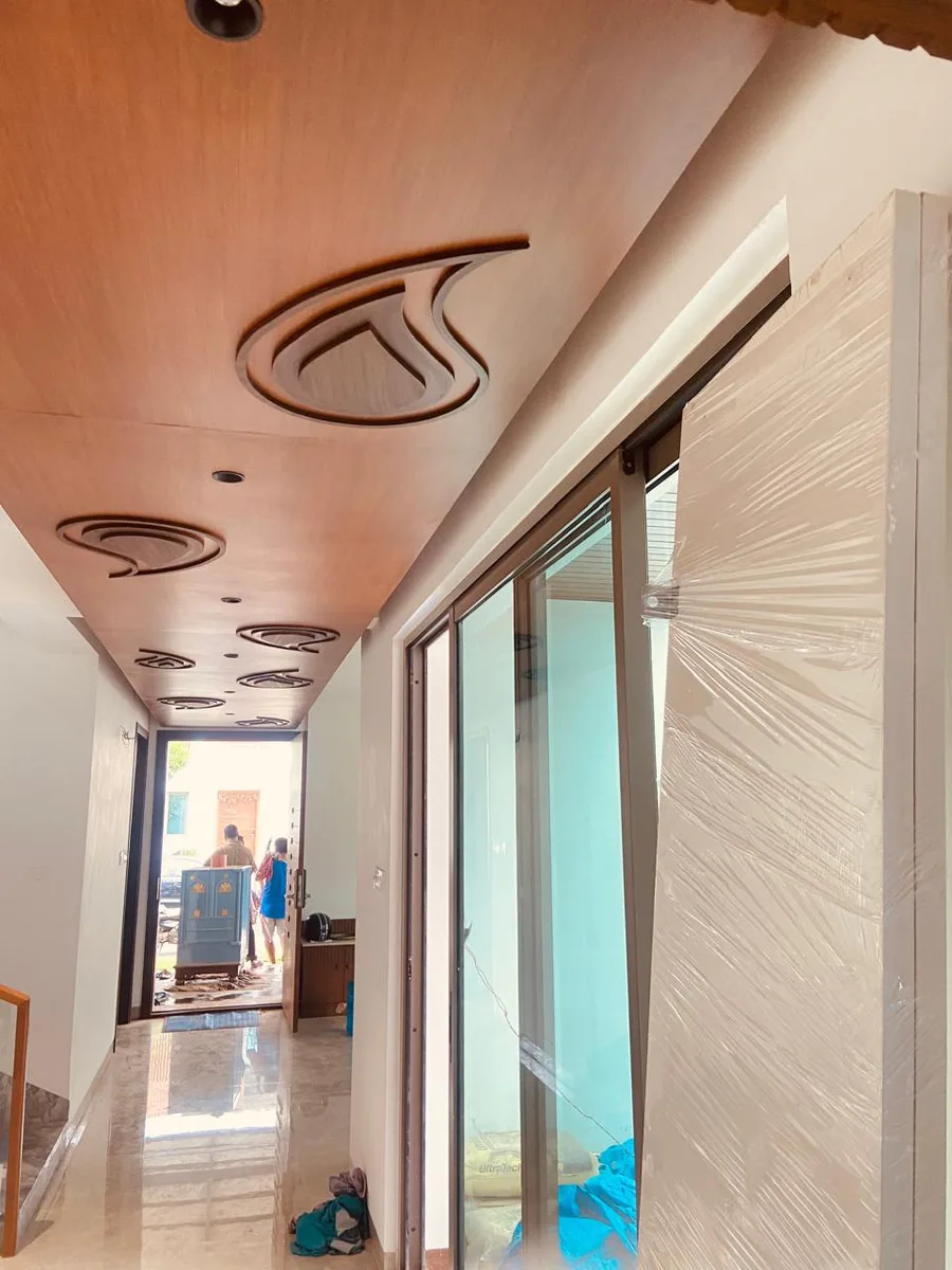 EIPL La Paloma duplex interior in Hyderabad by AlcorOne Solutions — Corridor &amp; designer ceiling