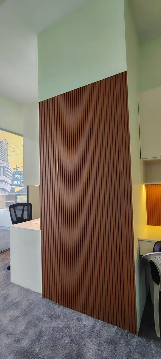 Vridhi office interiors in Chennai by AlcorOne Solutions — Fluted partition