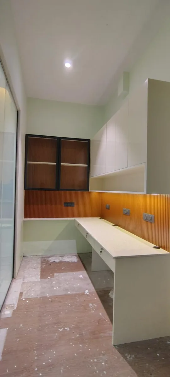 Vridhi office interiors in Chennai by AlcorOne Solutions — Workstation joinery